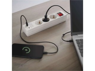 Kapcsolós elosztó 3-as (3 földelt) 1 USB-A + 1 USB-C, fehér hosszabbító 2 méter vezetékkel