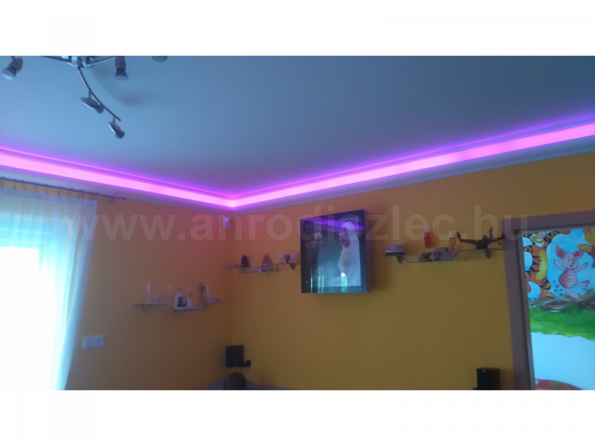 RGB led szalagos világítás - rózsaszín