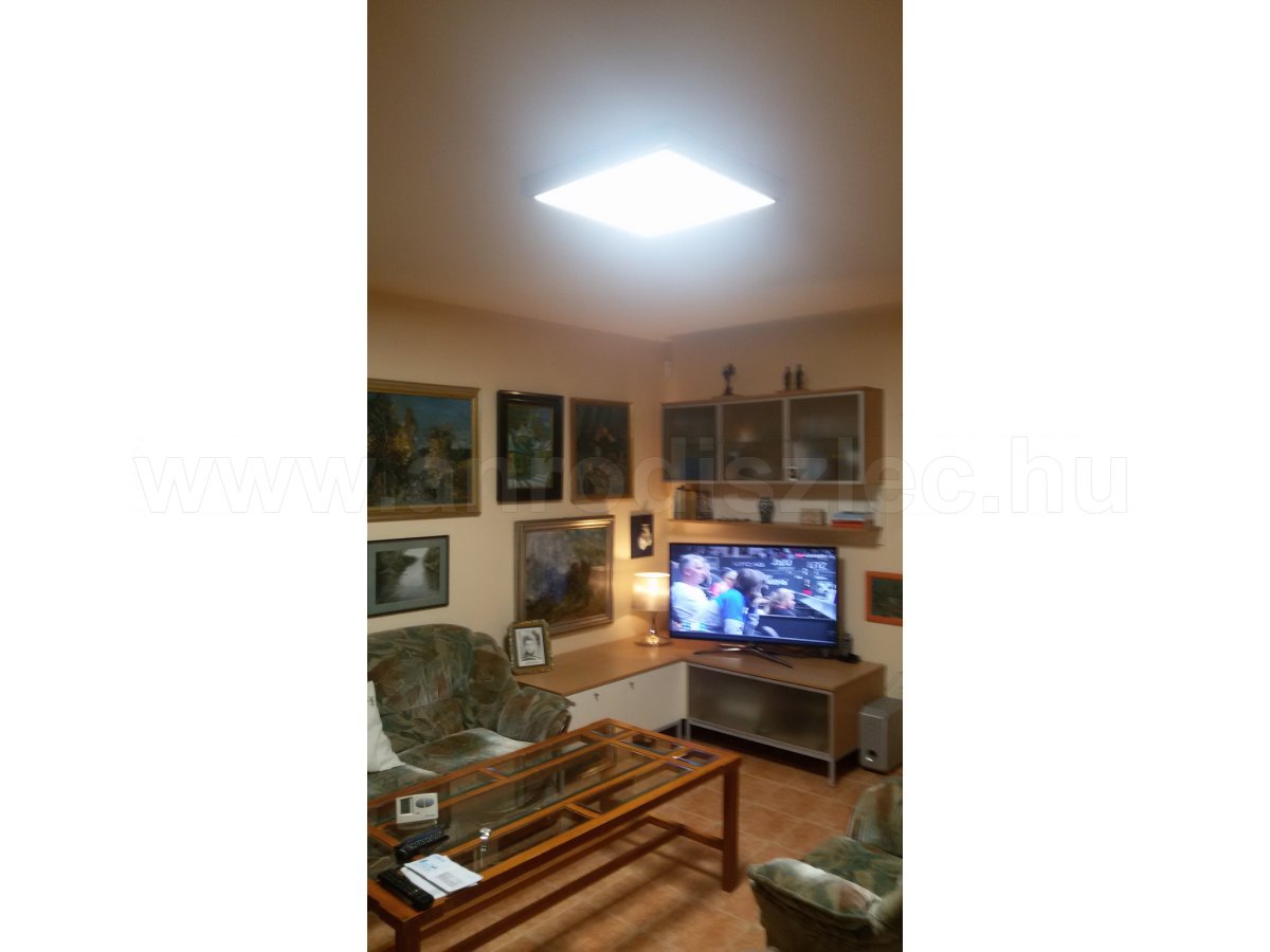 Nappali világítás kiemelőkeretbe szerelt 60x60 cm LED panellel