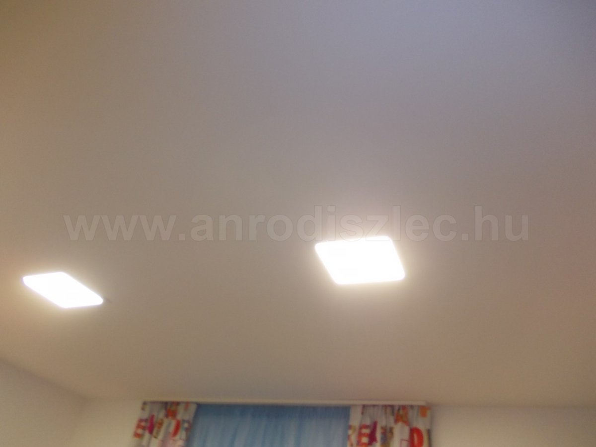 Szobavilágításhoz 6 wattos LED panelek